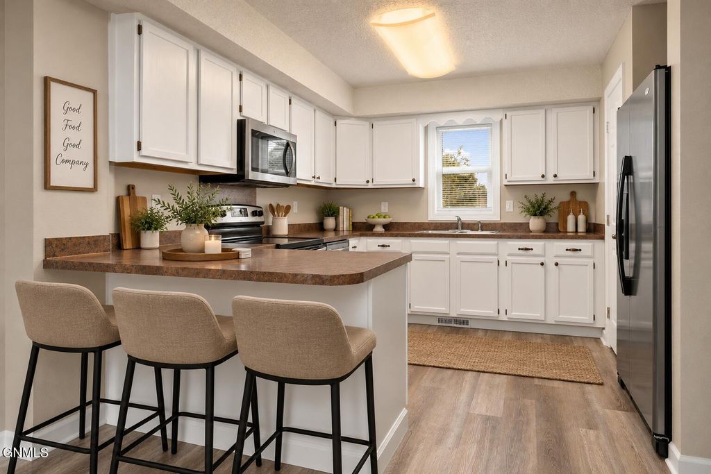 2992 Warwick Loop, Bismarck, ND 58504 photo 2