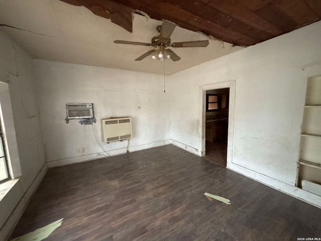 351 BARRETT PL, San Antonio, TX 78225