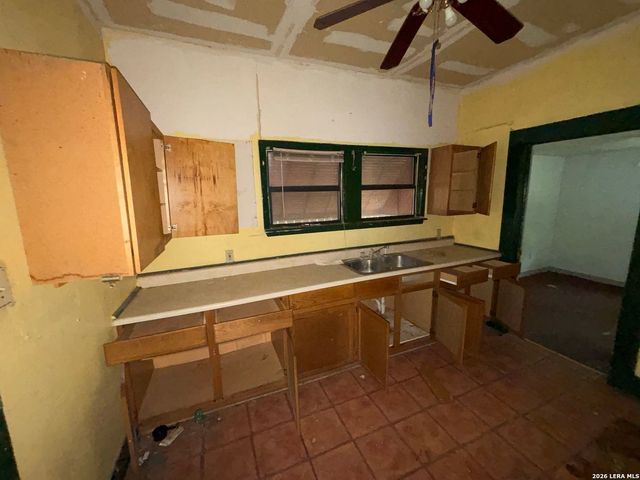 351 BARRETT PL, San Antonio, TX 78225
