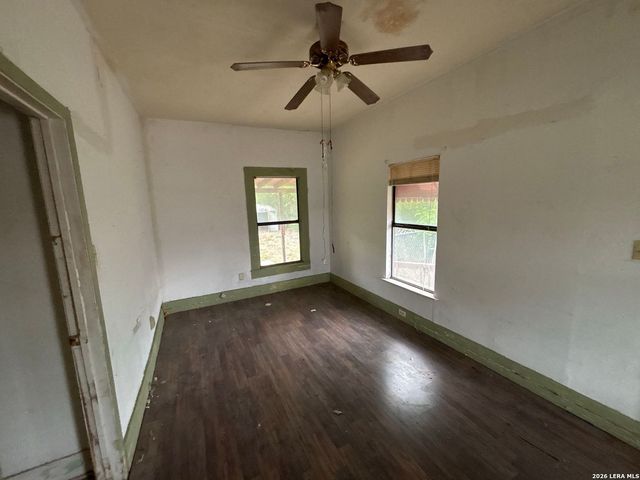 351 BARRETT PL, San Antonio, TX 78225