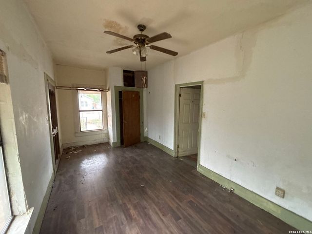 351 BARRETT PL, San Antonio, TX 78225