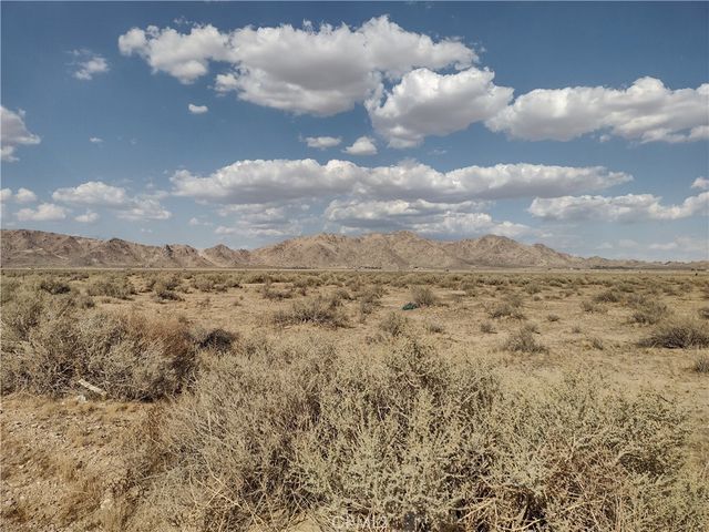 300 Highway 18, Lucerne Valley, CA 92356