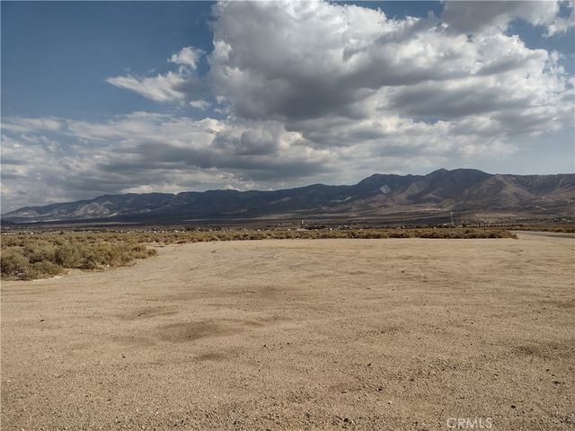 300 Highway 18, Lucerne Valley, CA 92356