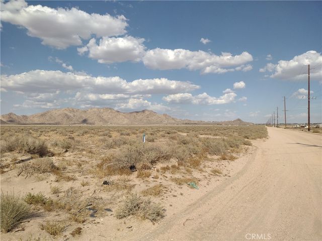 300 Highway 18, Lucerne Valley, CA 92356