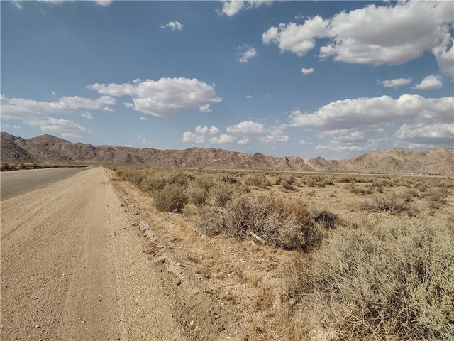 300 Highway 18, Lucerne Valley, CA 92356