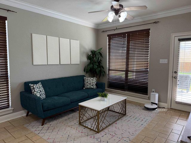 12028 Hollywood Park Dr, Geismar, LA 70734