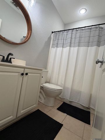 12028 Hollywood Park Dr, Geismar, LA 70734