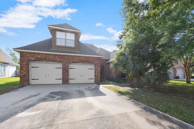 12028 Hollywood Park Dr, Geismar, LA 70734