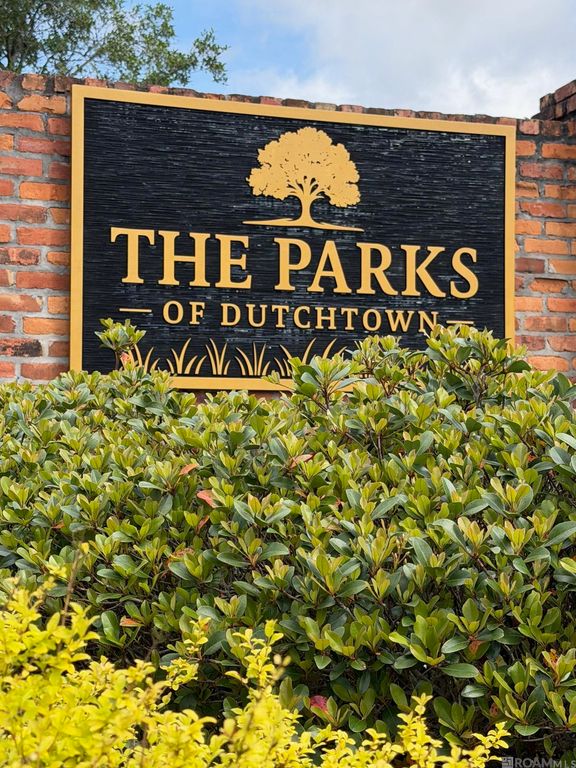 12028 Hollywood Park Dr, Geismar, LA 70734