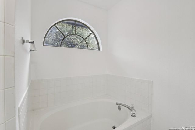 23 Terrace Pl, San Antonio, TX 78230