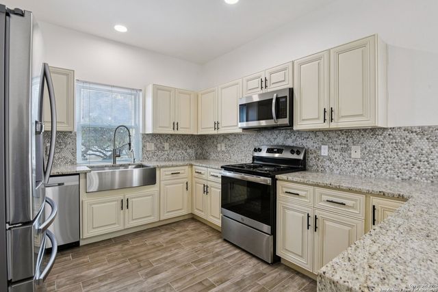 23 Terrace Pl, San Antonio, TX 78230