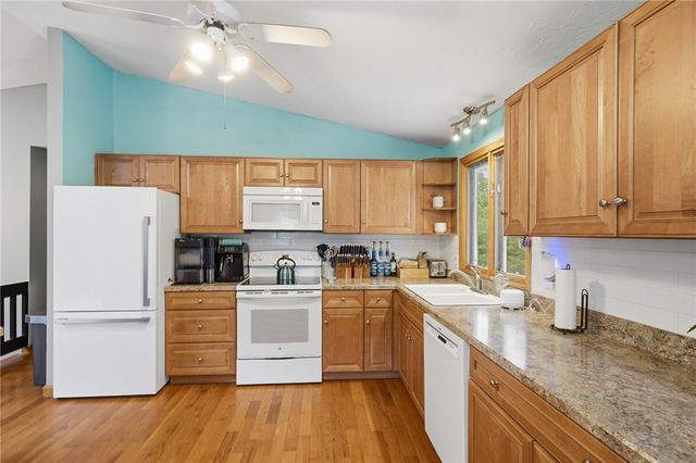 3870 Diamond Hill Road, Cumberland, RI 02864