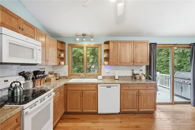 3870 Diamond Hill Road, Cumberland, RI 02864