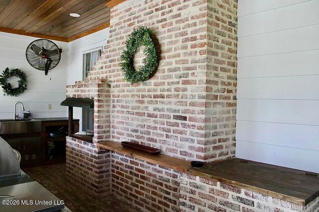 101 Sgt Prentiss Drive, Natchez, MS 39120