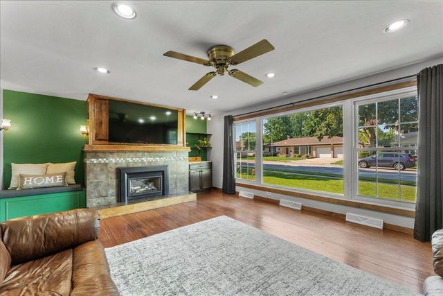 1496 RUSSELL STREET, Green Bay, WI 54304