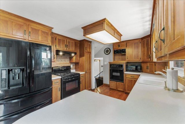 1496 RUSSELL STREET, Green Bay, WI 54304