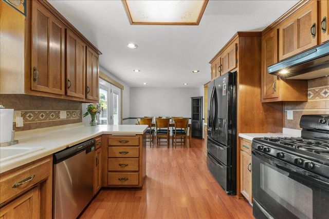 1496 RUSSELL STREET, Green Bay, WI 54304