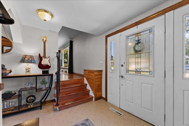 1496 RUSSELL STREET, Green Bay, WI 54304