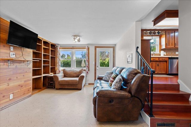 1496 RUSSELL STREET, Green Bay, WI 54304