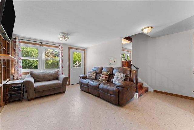 1496 RUSSELL STREET, Green Bay, WI 54304