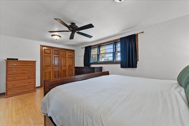 1496 RUSSELL STREET, Green Bay, WI 54304