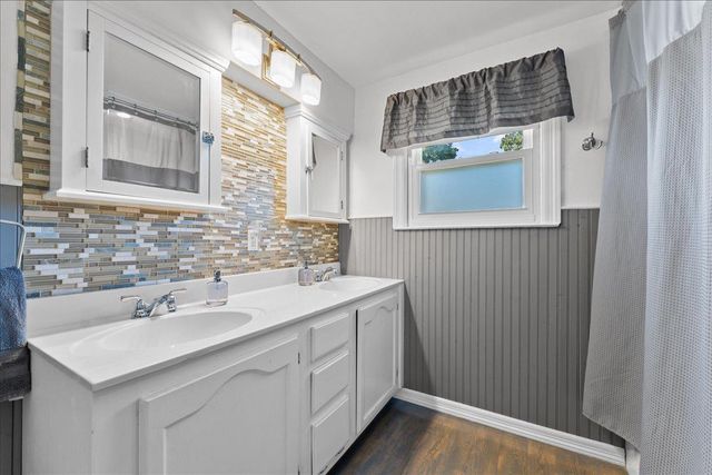 1496 RUSSELL STREET, Green Bay, WI 54304