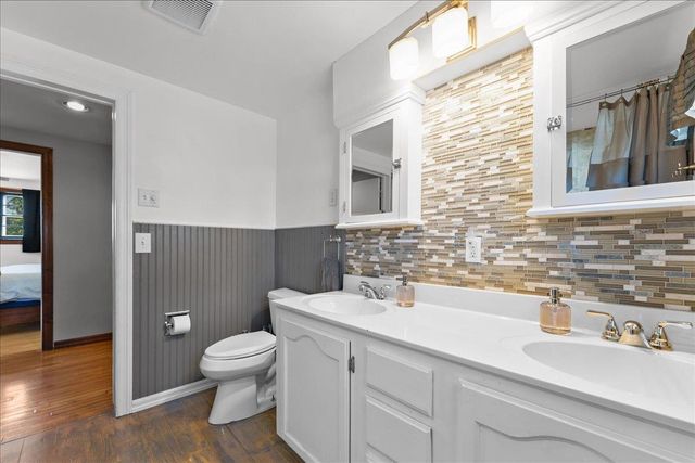 1496 RUSSELL STREET, Green Bay, WI 54304
