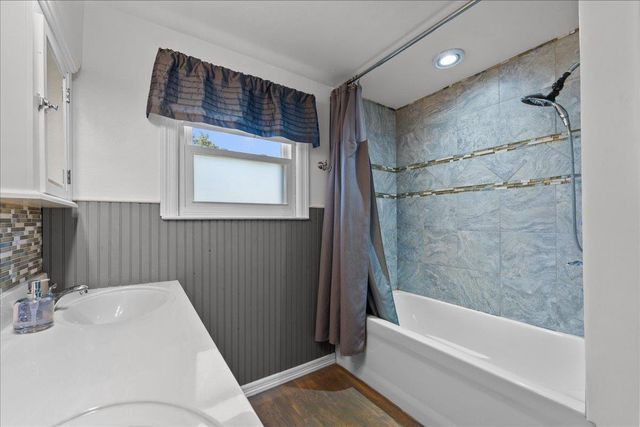 1496 RUSSELL STREET, Green Bay, WI 54304