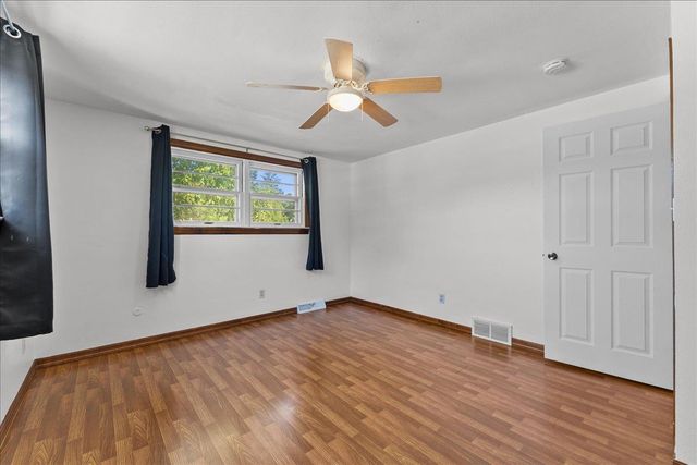1496 RUSSELL STREET, Green Bay, WI 54304