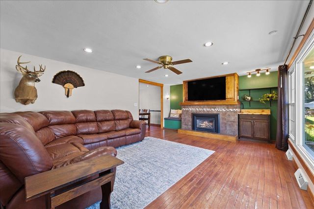 1496 RUSSELL STREET, Green Bay, WI 54304
