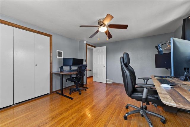 1496 RUSSELL STREET, Green Bay, WI 54304