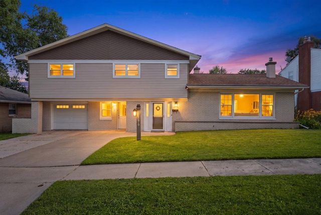 1496 RUSSELL STREET, Green Bay, WI 54304