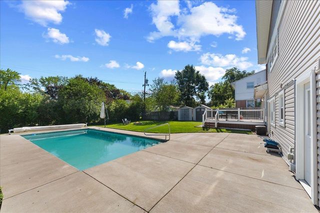 1496 RUSSELL STREET, Green Bay, WI 54304
