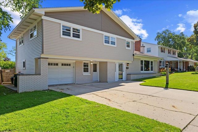 1496 RUSSELL STREET, Green Bay, WI 54304
