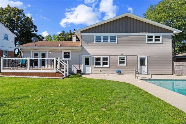 1496 RUSSELL STREET, Green Bay, WI 54304