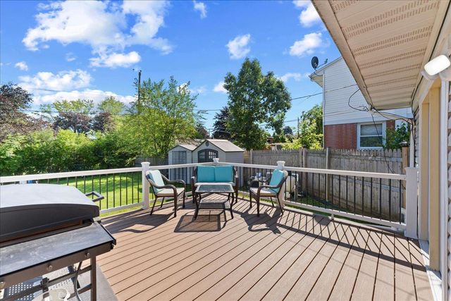 1496 RUSSELL STREET, Green Bay, WI 54304