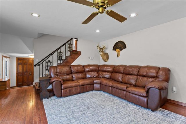 1496 RUSSELL STREET, Green Bay, WI 54304