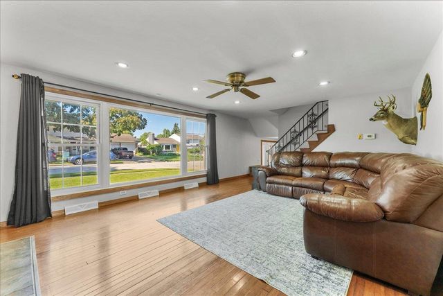 1496 RUSSELL STREET, Green Bay, WI 54304