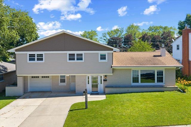 1496 RUSSELL STREET, Green Bay, WI 54304