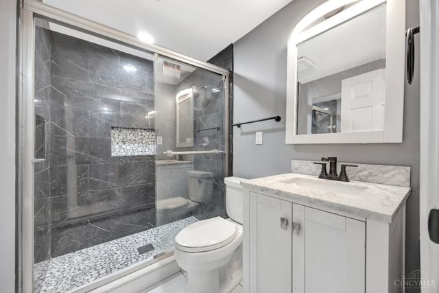 81 Hillsdale Avenue, Cincinnati, OH 45216