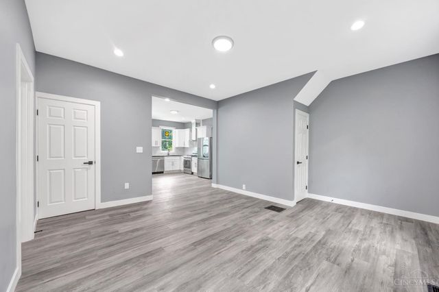 81 Hillsdale Avenue, Cincinnati, OH 45216