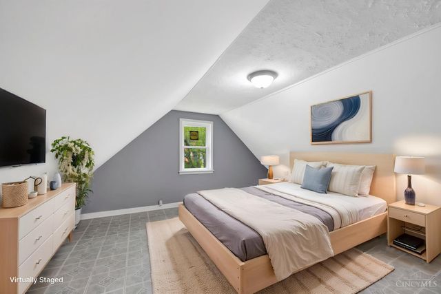 81 Hillsdale Avenue, Cincinnati, OH 45216