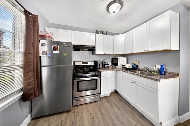 222 Albion St, Fall River, MA 02723