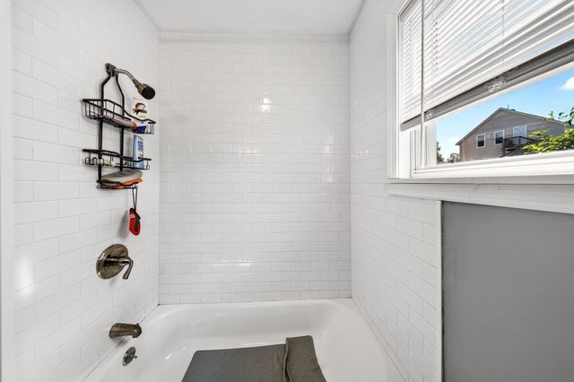 222 Albion St, Fall River, MA 02723