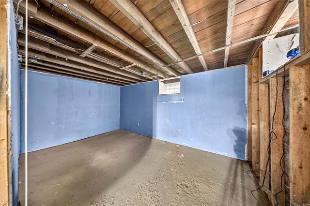 222 Albion St, Fall River, MA 02723