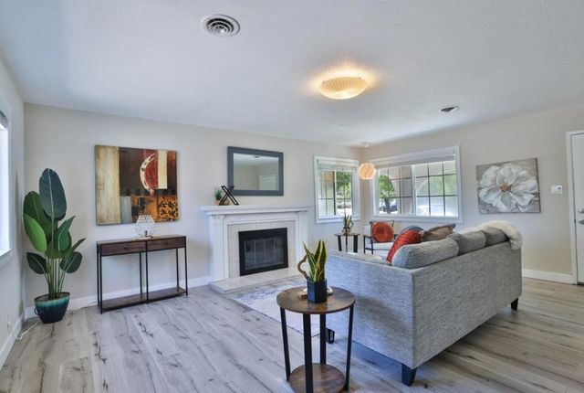 263 E Hemlock Avenue, Sunnyvale, CA 94085