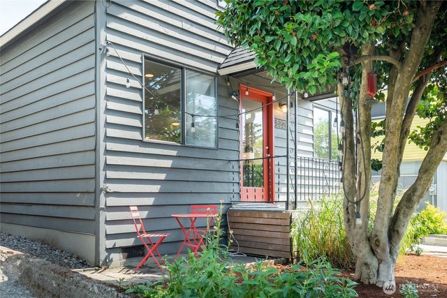 5328 12th Avenue S, Seattle, WA 98108
