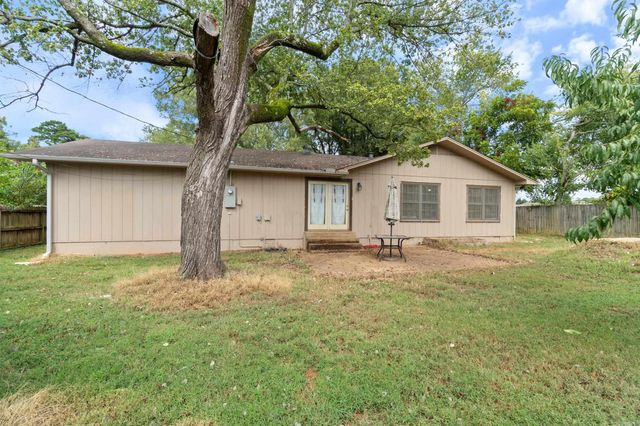 111 Sunset Place, Searcy, AR 72143