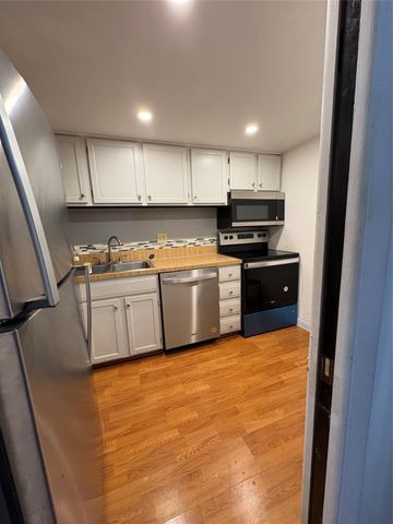 3670 Inverrary Drive 3b, Lauderhill, FL 33319