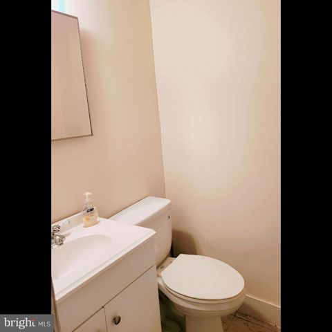 534 8TH ST SE, Washington, DC 20003